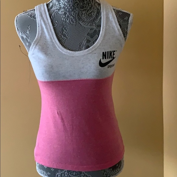 Nike Tops - NWT Nike Tank Top